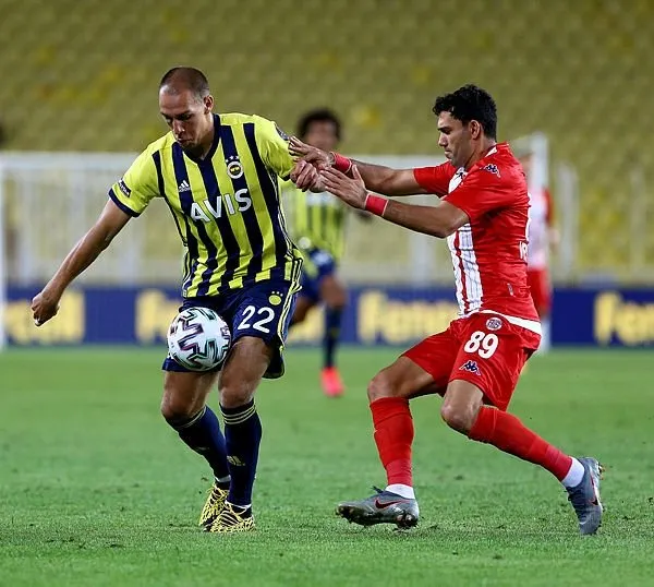 Son dakika: Sezon başında Vitor Pereira biletini kesmişti! Eski yıldız Fenerbahçeli golcüleri solladı…