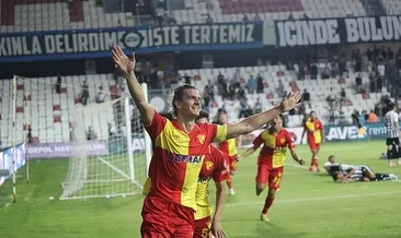 Göztepe derbi zaferiyle hayata döndü