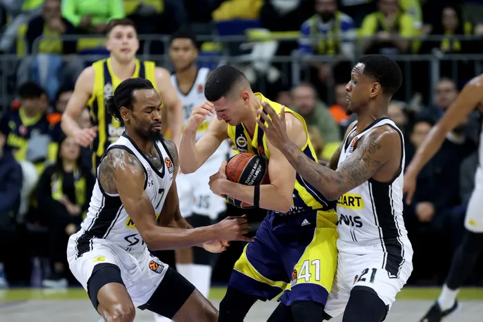 fenerbahce-beko-evinde-partizani-maglup-etti-1704835283927.jpg