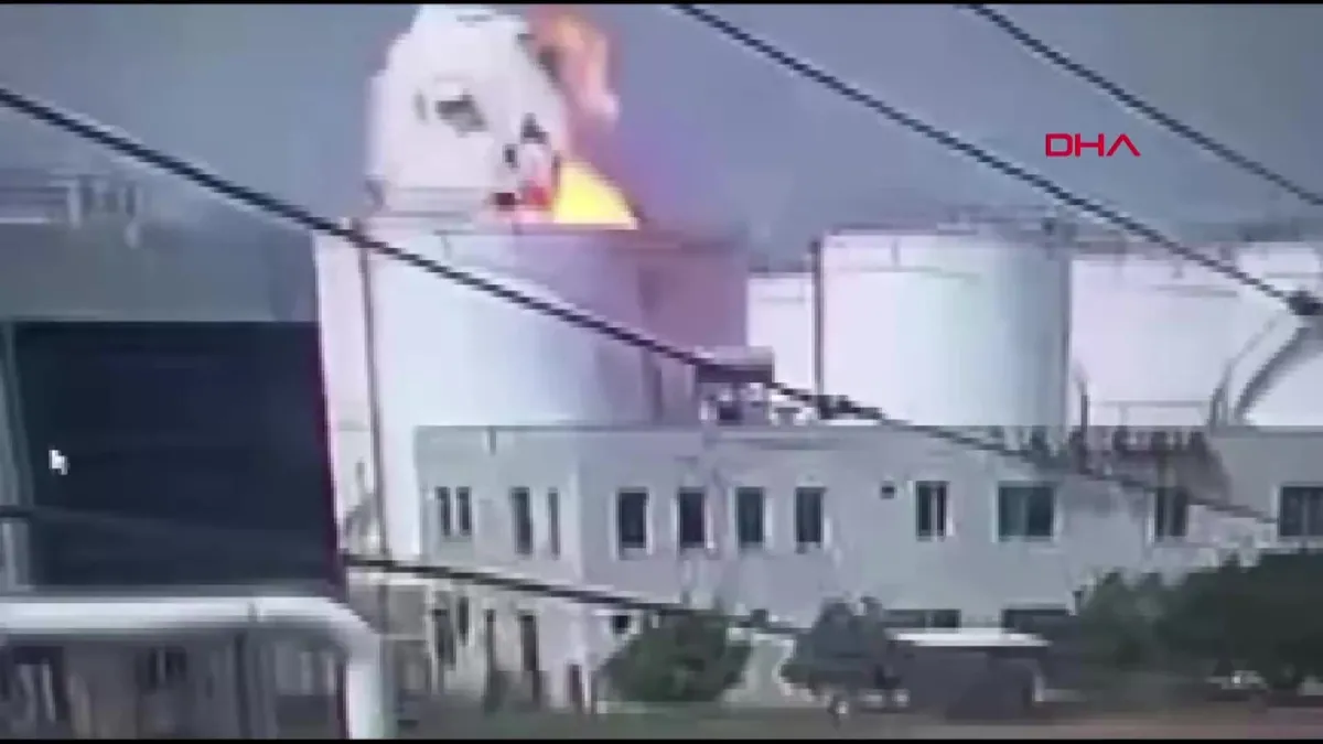 Mersin’de biyodizel üretim tesisinde yangın; 1 ölü | Video videosunu izle Mersin’de biyodizel üretim tesisinde yangın; 1 ölü | Video videosunu izle