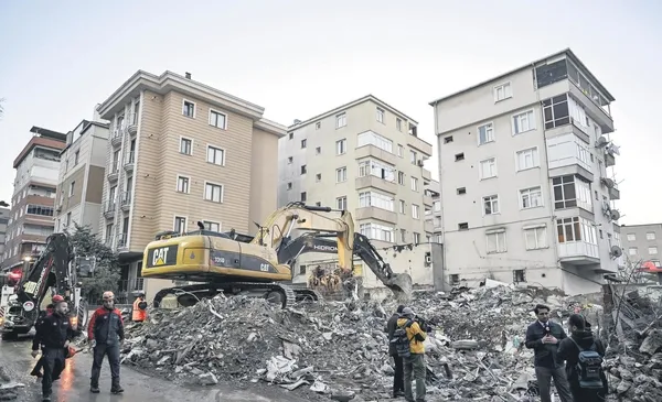 takoz-siyaseti-facia-getirdi-1791569687168.jpeg