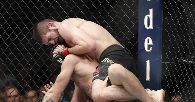 Faşist dövüşçüyü paramparça etti