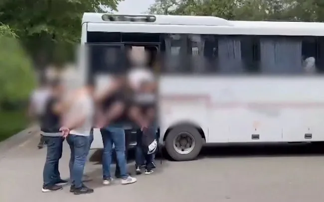 siber-dolandiricilara-25-ilde-es-zamanli-operasyon-334-supheli-gozaltina-alindi-1747822016945.jpg