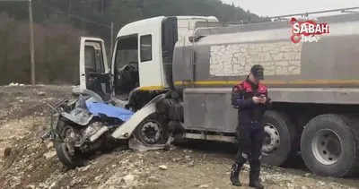 Bolu’da otomobil, kamyona ok gibi saplandı: 2 ölü | Video
