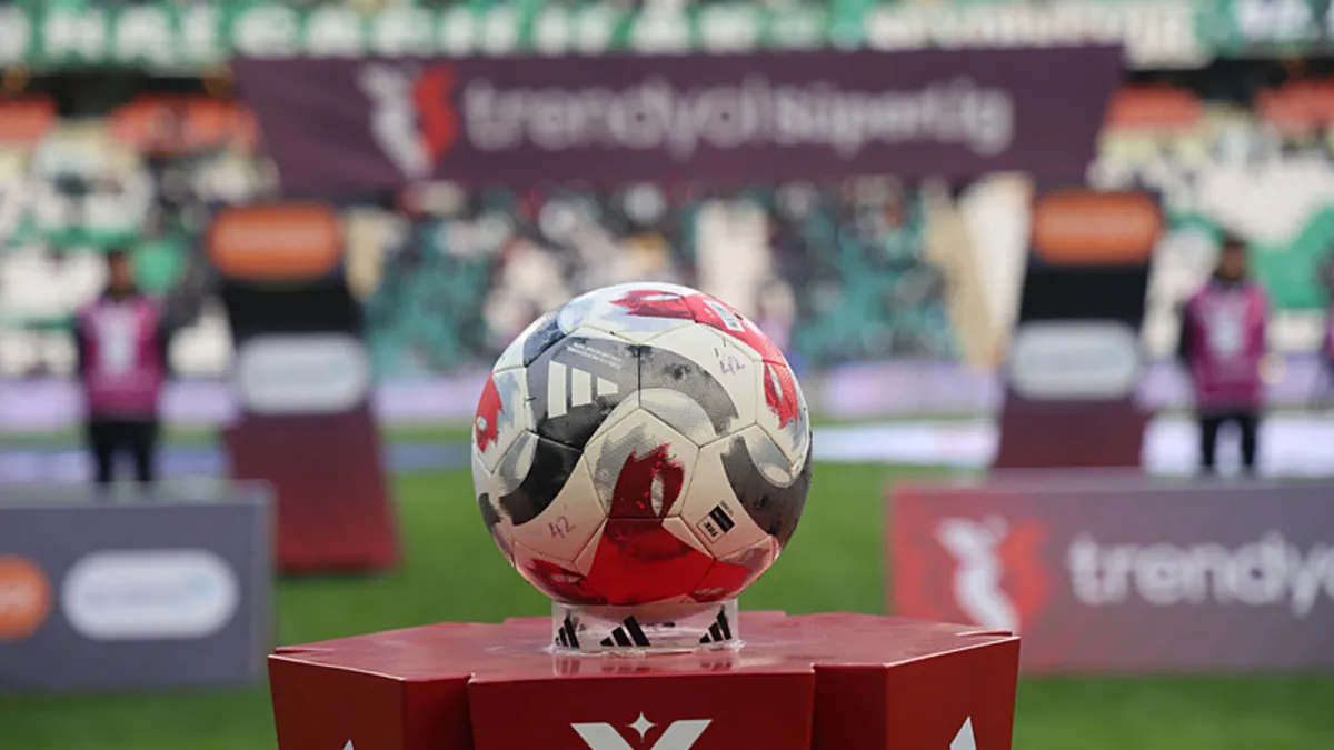 SON DAKİKA | Süper Lig'in ilk yarısında oynanacak derbi tarihleri açıklandı! haber görseli