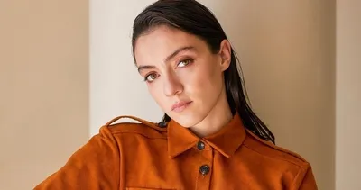 Merve Dizdar’dan tarzını eleştirenlere tokat gibi yanıt! ‘Bayılırım rüküşlüğe…’