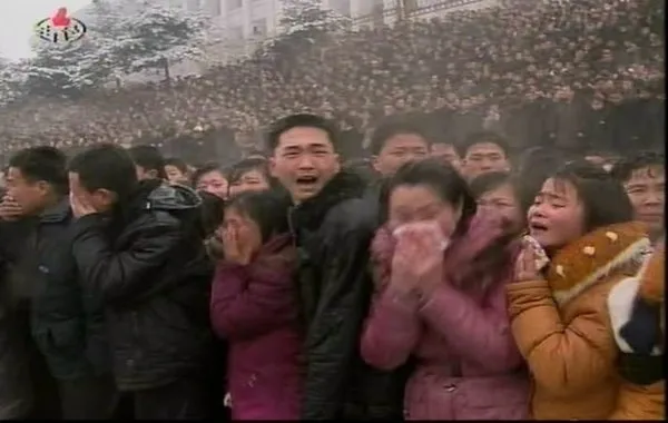 Kim Jong İl için cenaze töreni yapılıyor