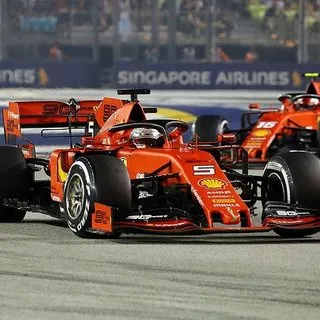 Formula 1 Singapur GP'sinde zafer Sebastian Vettel'in