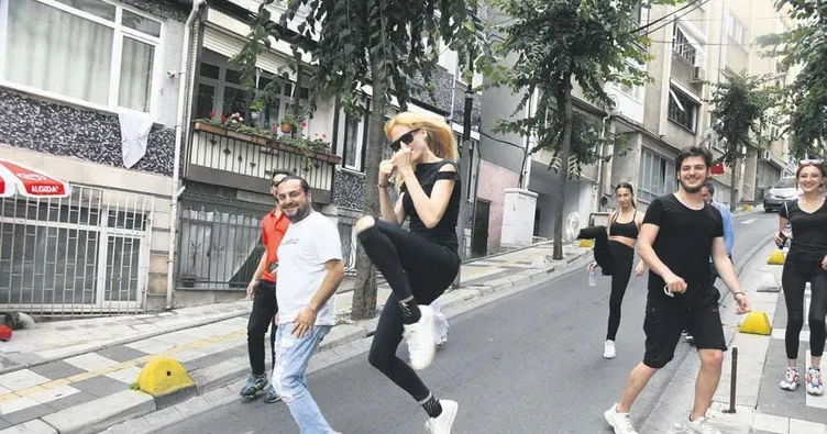 Ajan rolü için sokakta antrenman