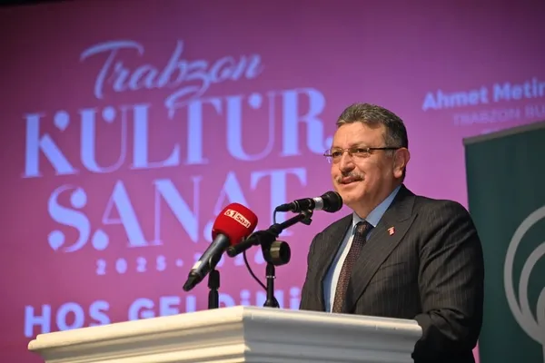 trabzon-buyuksehir-belediye-baskani-ahmet-metin-genc-dil-uslup-ve-nezaket-konulu-seminerde-konustu-1790186606055.jpeg