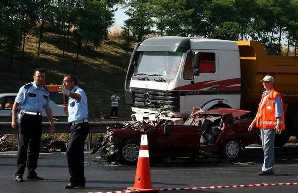 Avcılar'da trafik kazası: 5 ölü