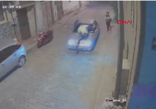 SON DAKİKA… İzmir’de akılalmaz olay! Dur ihtarına uymadı trafik polisi Recep Ersoy’u aracın kaputunda 300 metre sürükledi!