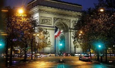 Paris’te bir noktada sahte bomba alarmı diğerinde mühimmat dolu çanta