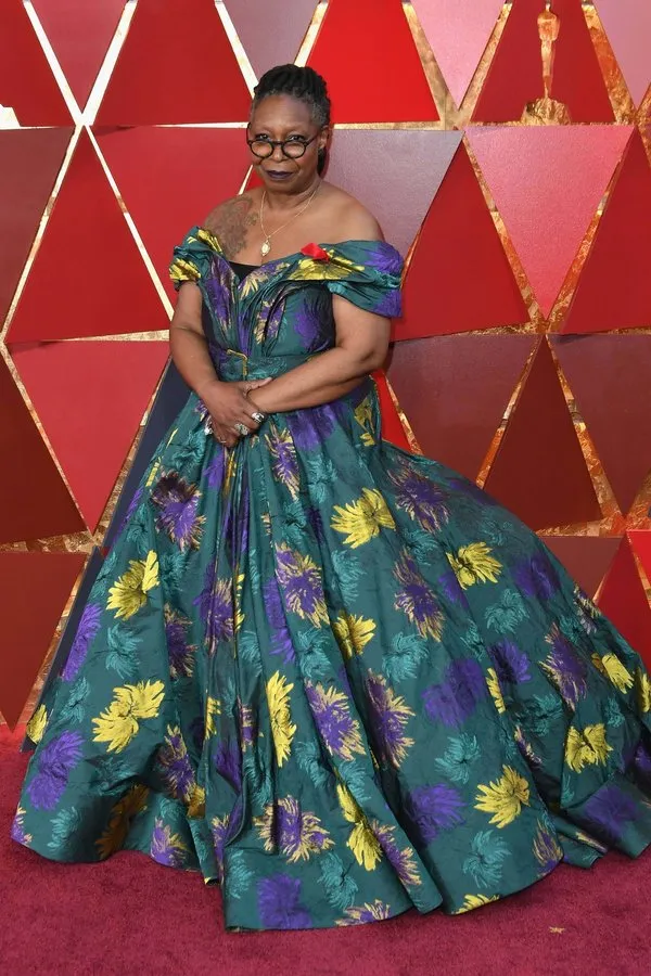 Demet Akalın'dan Salma Hayek'e: Bunu ben bile giymem