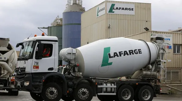 suriyede-pkk-teror-orgutunun-yuvalandigi-lafarge-tesisi-vuruldu-1705323747475.jpg Suriye’de PKK terör örgütünün yuvalandığı Lafarge tesisi vuruldu