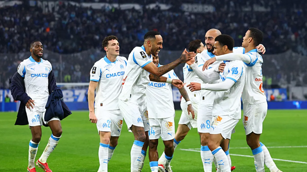 Marsilya, Olimpik Lyon’u 3 golle geçti! Marsilya, Olimpik Lyon’u 3 golle geçti!