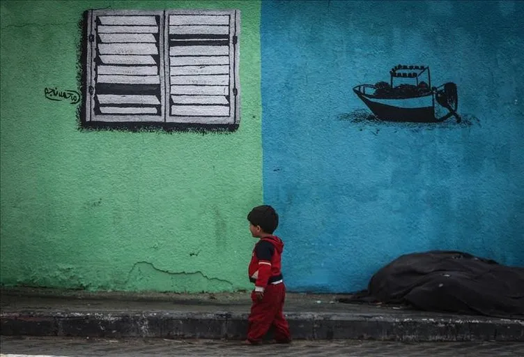 Gazze’de duvarlar resimlerle renklendi