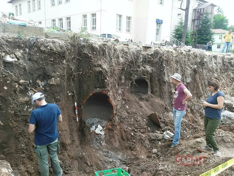 Son Dakika: Duvar inşaatında tarihi 2 küp ve insan iskeletleri bulundu