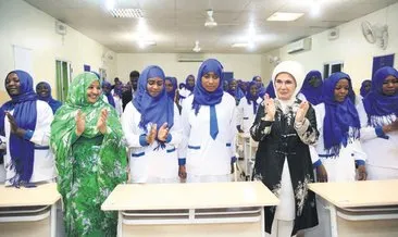 Emine Erdoğan, Sudanlı kadın vekillerle buluştu