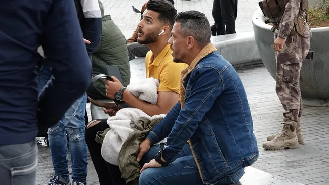 son-dakika-haberi-taksim-meydani-karisti-ozel-harekat-dugmeye-basti-1622371092903.jpg