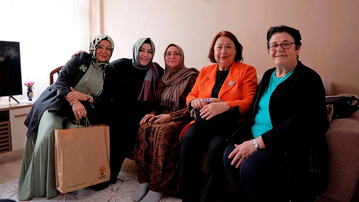 AK Parti İstanbul kadın Milletvekilleri Anneleri unutmadı AK Parti İstanbul kadın Milletvekilleri Anneleri unutmadı