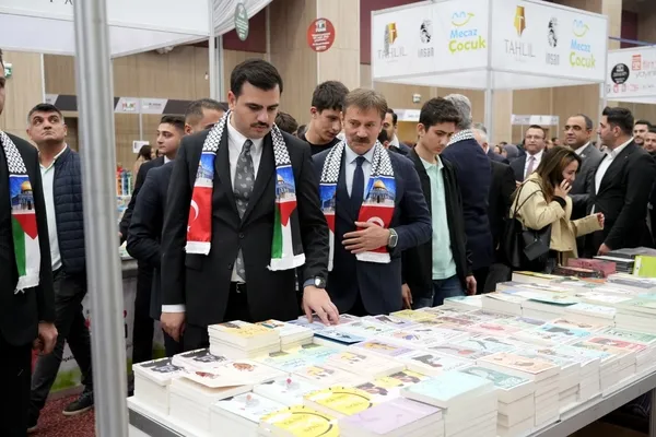bahcelievlerden-gazzeye-ozgur-filistin-temasiyla-4-ulusal-kitap-fuari-acildi-1764432278573.jpg