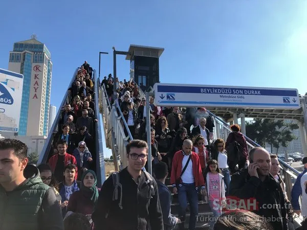 İstanbul Kitap Fuarı'na yoğun ilgi! Metrelerce araç kuyruğu oluştu