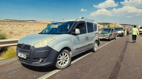 kirikkale-ankara-kara-yolunda-trafik-kazasi-5-yarali-1787492949852.jpg