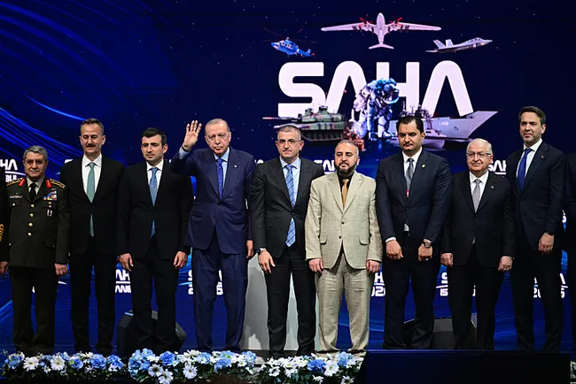 baskan-erdogan-turk-savunma-sanayiinin-yildizi-parliyor-1778246081349.jpeg