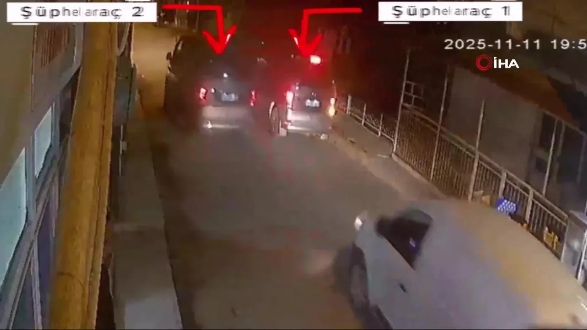 İzmir’de cinayetle biten aile kavgasının görüntüleri ortaya çıktı videosunu izle İzmir’de cinayetle biten aile kavgasının görüntüleri ortaya çıktı videosunu izle