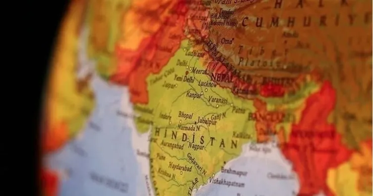 Hindistan’da facia! Alabora olan teknedeki 16 kişi hayatını kaybetti