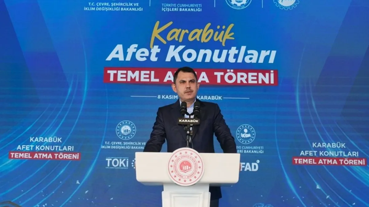 Karabüklüler yeni evlerin temelini Bakan Kurum ile birlikte attı Karabüklüler yeni evlerin temelini Bakan Kurum ile birlikte attı