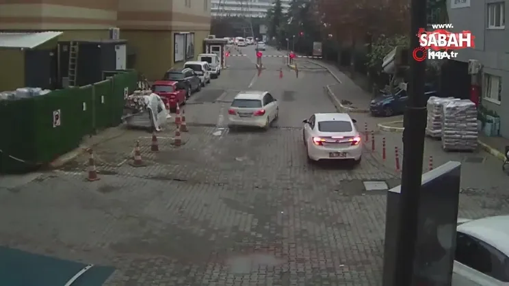 İstanbul'da 1 buçuk milyon liralık ziynet eşyası çalan şahıslar önce kameralara sonra polise yakalandı | Video