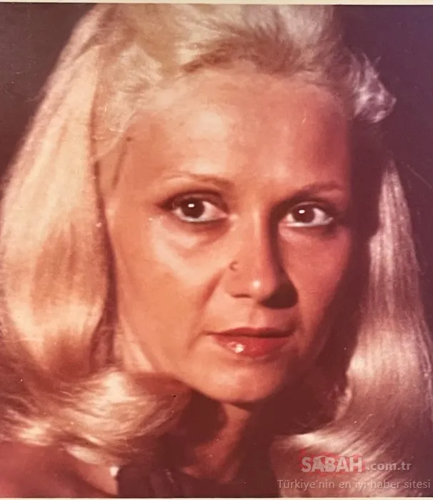 Pınar Altuğ’un bir yanı anne özlemiyle dolu! Kızının doğum gününde annesinin ölüm yıl dönümünü andı: Çok özlüyorum!