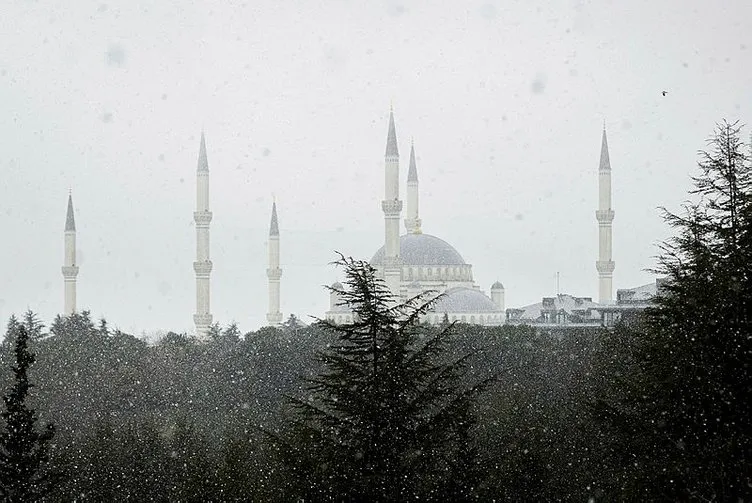 Son dakika: Meteoroloji ve AKOM alarm verdi: İstanbul için yeni kar uyarısı! Ne zamana kadar sürecek?