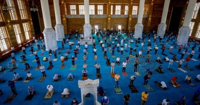 bugun bayram namazi saat kacta kilinacak ankara da izmir de ve istanbul da bayram namazi vakti saatleri 2021 il il bayram namazi saat kacta kilinacak son dakika haberi son dakika haberler