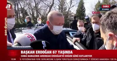 SON DAKİKA: Gazeteciler Cuma namazı öncesi Cumhurbaşkanı Erdoğan’ın 67. yaş gününü böyle kutladı | Video