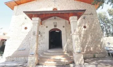 Depremde hasar gören kiliseye restorasyon