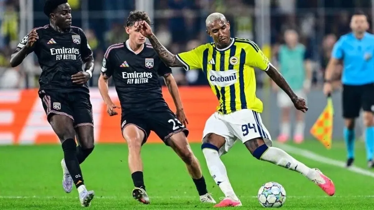 LYON FENERBAHÇE CANLI | Fenerbahçe, Lyon'a konuk oluyor! İşte İsmail Kartal'ın 11'i... haber görseli