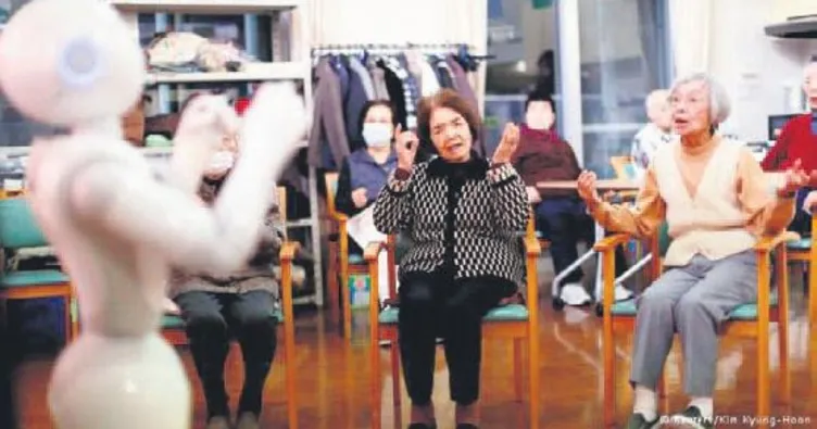 Yaşlılar robotlara emanet