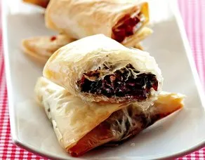 Ispanaklı ve Pastırmalı Börek