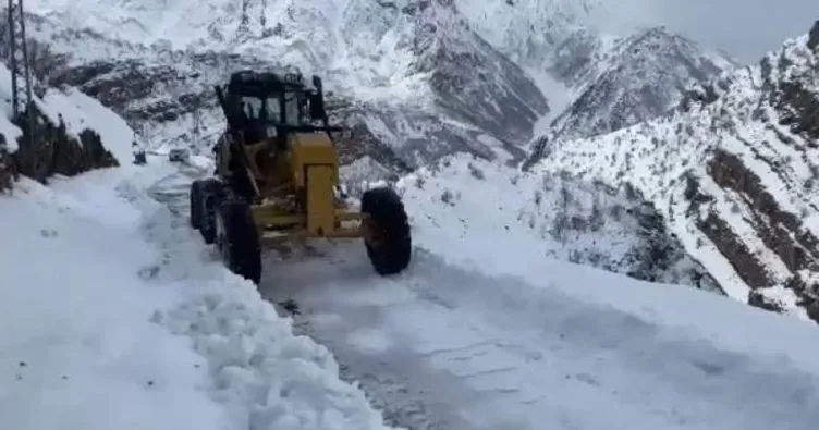 Şırnak’ta ulaşıma kar engeli: 20 yerleşim yerinin yolu kapandı!