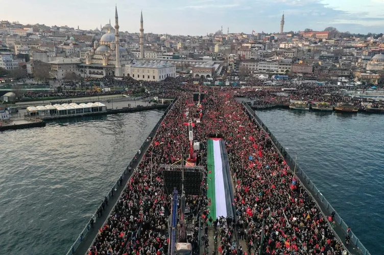 İsrail’in soykırımına ’dur’ demek için yüz binler Galata Köprüsü’nde olacak