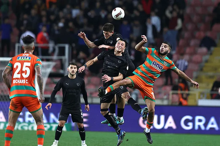 hatayspor-ile-alanyaspor-puanlari-bolustu-1706026928943.jpg
