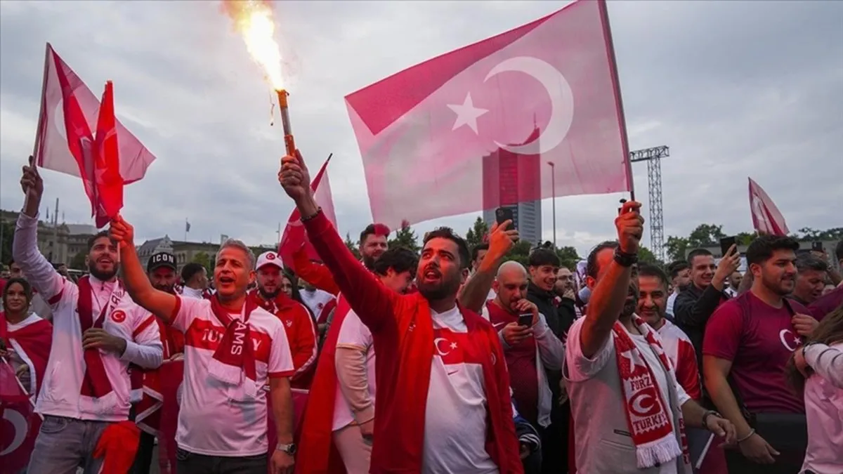 Türkiye’den Hollanda’ya “Dostluk kazanacak” mesajı Türkiye’den Hollanda’ya “Dostluk kazanacak” mesajı