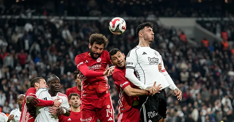 Beşiktaş’a Emirhan Topçu’dan kötü haber!
