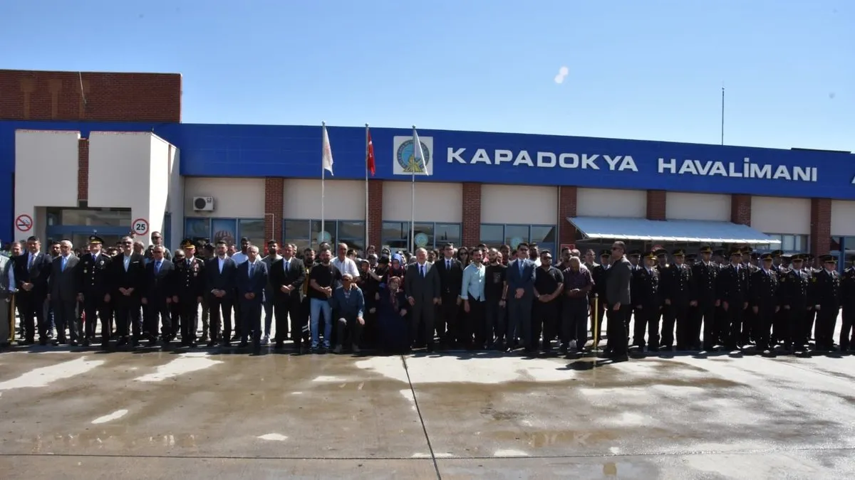 Kahramanlar Kapadokya Havalimanı’ndan memleketlerine uğurlandı