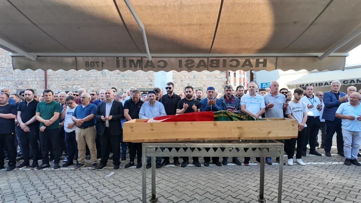 Çayeli'nde hayatını kaybeden genç kızların cenaze töreni