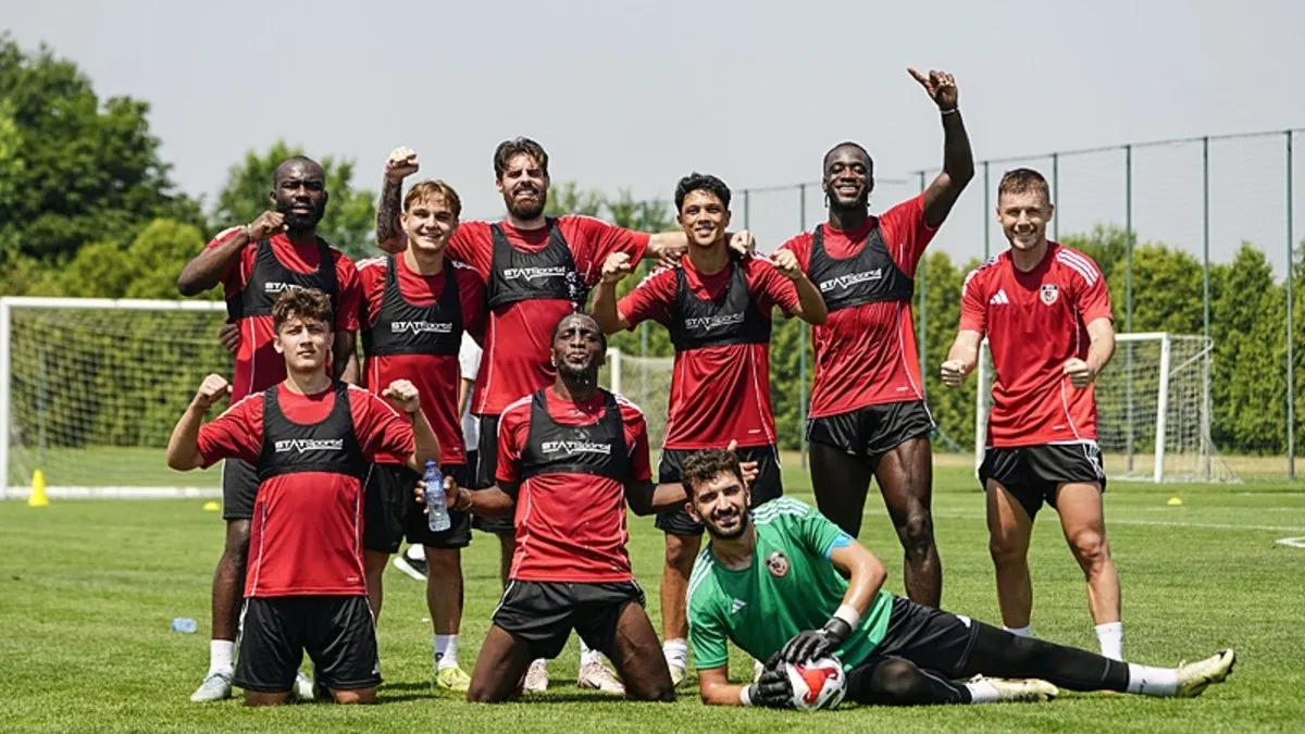 Gaziantep FK, ...                    </div>
                    <div class=