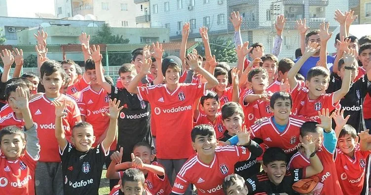 Beşiktaş’tan 10 bin Cizreli çocuğa forma